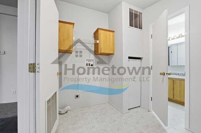 Building Photo - 3 Bedroom 2 Bathroom Home with Attached 2-Car Garage Available in Athol!