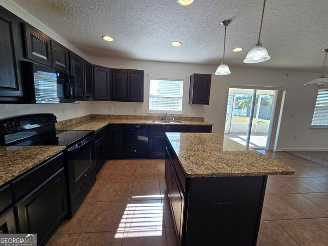 Building Photo - 127 Cedar Cir Dr