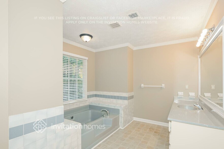 Building Photo - 2350 Ciji Cir