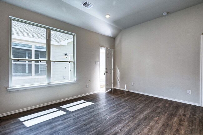 Building Photo - 11779 White Cedar St