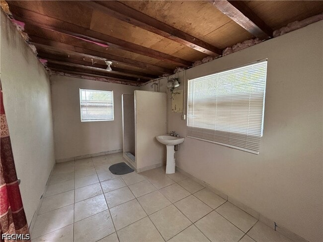 Building Photo - 4320 Pine Lake Rd