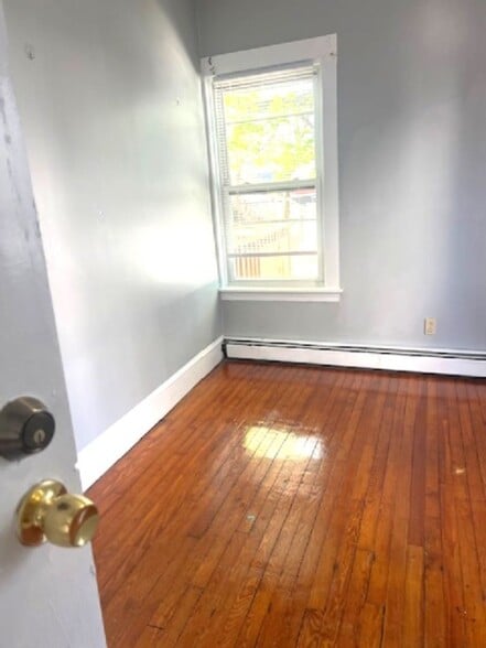 Building Photo - 87 Central Ave