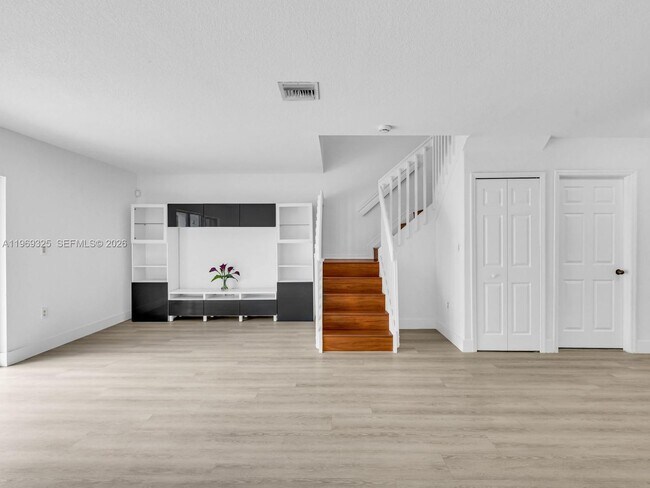 Building Photo - 11512 NW 48th Terrace