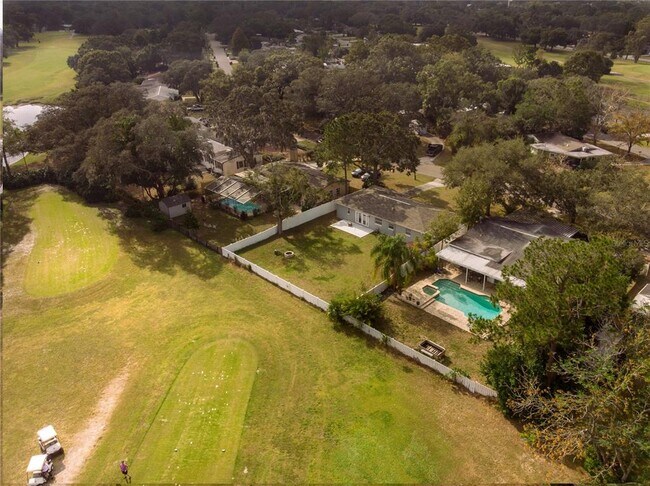 Building Photo - 10235 N Fleetwood Dr
