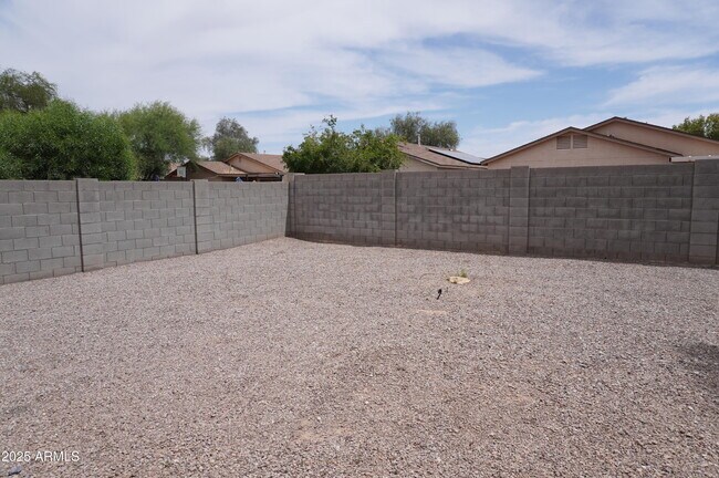 Building Photo - 983 E Denim Trail