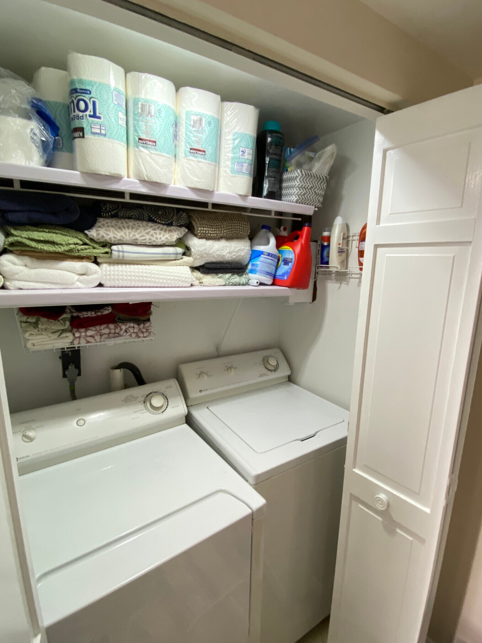 Building Photo - 470 E 3rd St