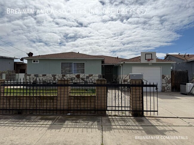 Building Photo - 228 S Kenton Ave