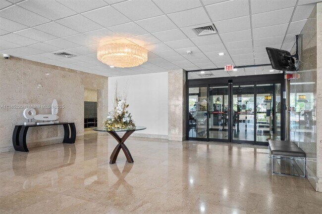Building Photo - 300 Bayview Dr
