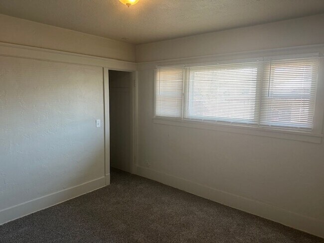 Building Photo - 2825 Madison Ave