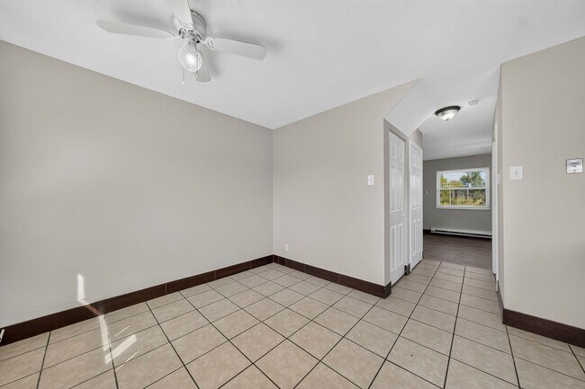 Building Photo - 7473 Hazelcrest Dr