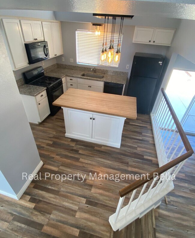 Building Photo - 3-Bed, 2.5-Bath Wildomar Home with RV/Boat...