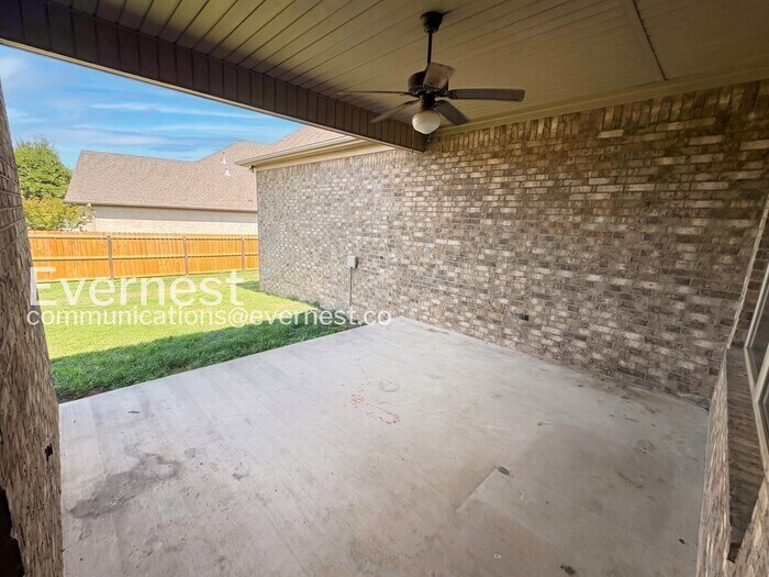 Building Photo - 120 Melville Dr