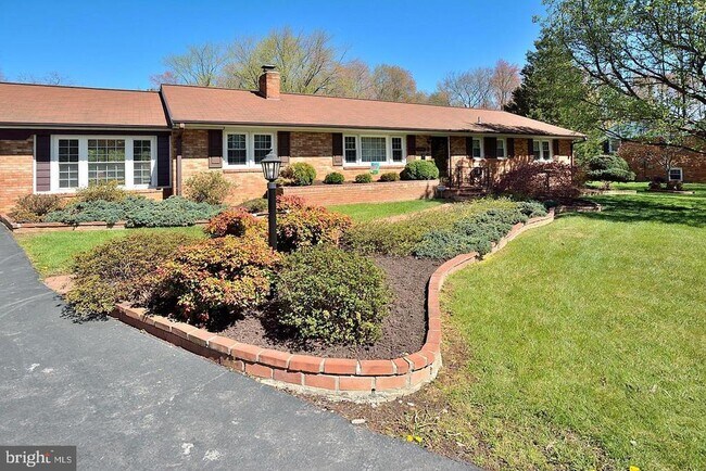 Building Photo - 4902 Pole Rd