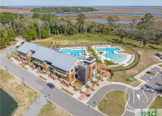 Building Photo - RATE DROP ALERT (was $3500/month) and SUMM...