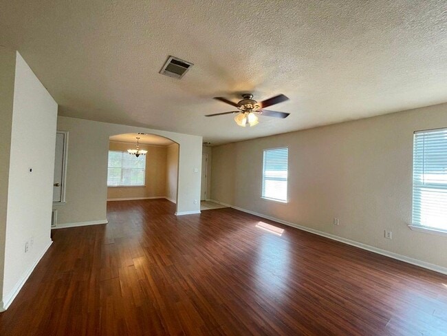 Building Photo - 17500 Dashwood Creek Dr