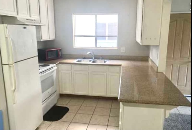 Building Photo - 830 W Lincoln Ave