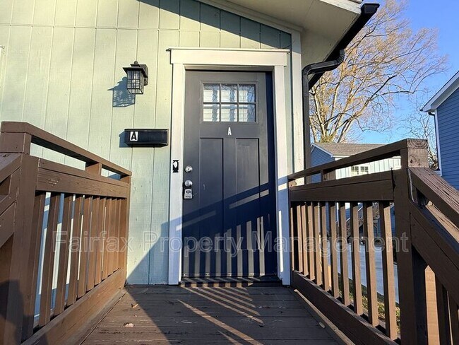 Building Photo - 1210 Gearwood Ave