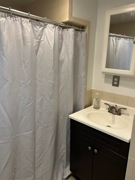 Building Photo - 3406 15th St NE