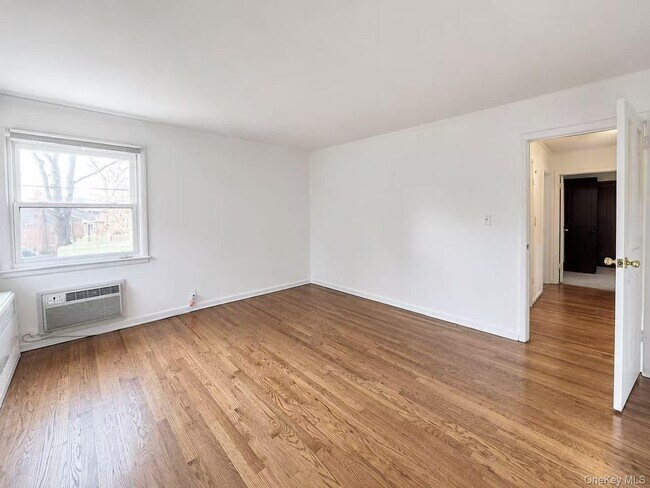 Building Photo - 757-757 Leslie Ln