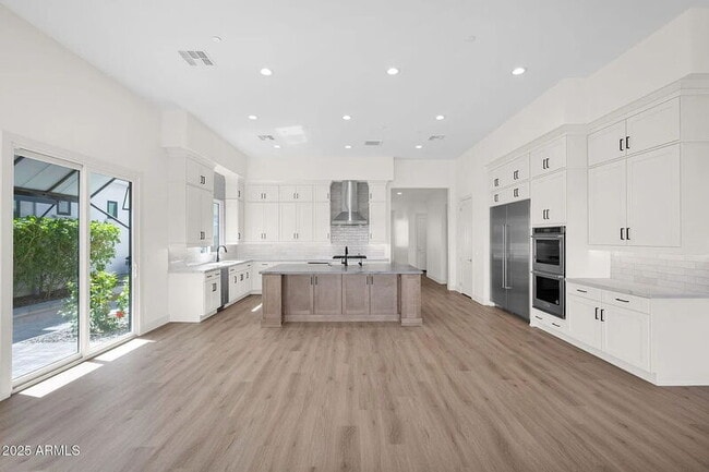 Building Photo - 2648 E Longhorn Ct