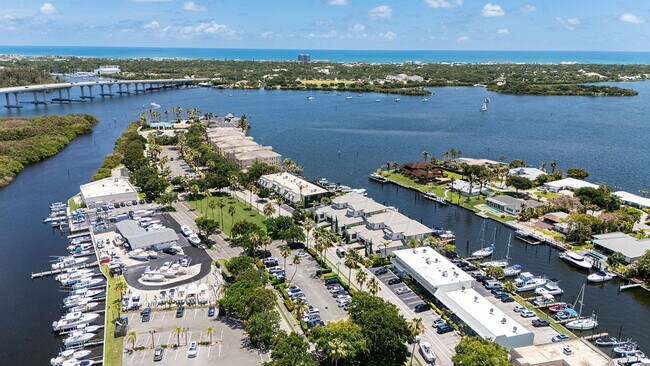 Building Photo - 23 Royal Palm Pt