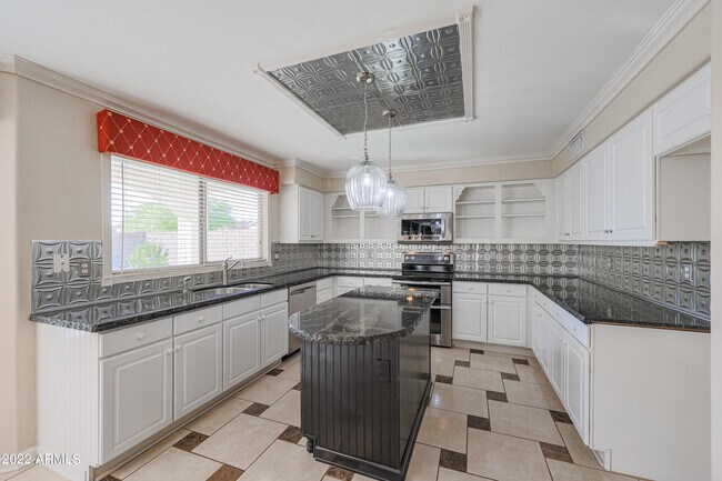 Building Photo - 16146 N 158th Ave