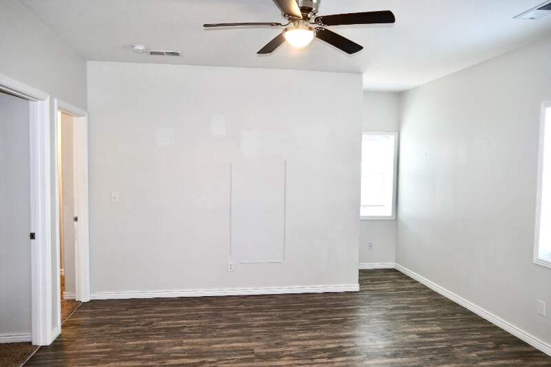 Building Photo - 2310 E St Vrain St