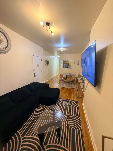 Building Photo - 295 Throop Ave