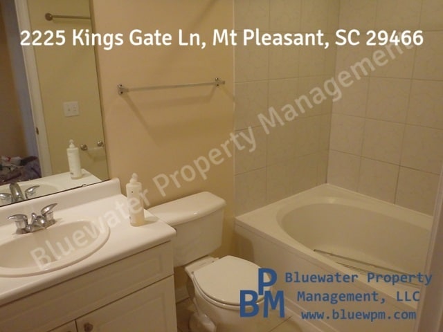 Building Photo - 2225 Kings Gate Ln