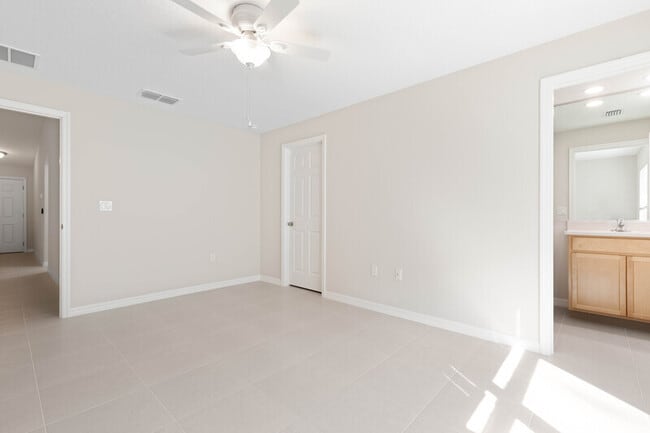 Building Photo - 24 Untermeyer Pl