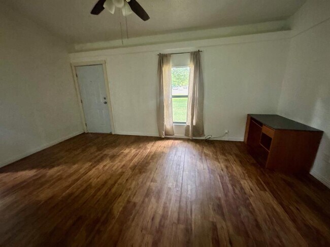 Building Photo - 18602 River Timber Dr
