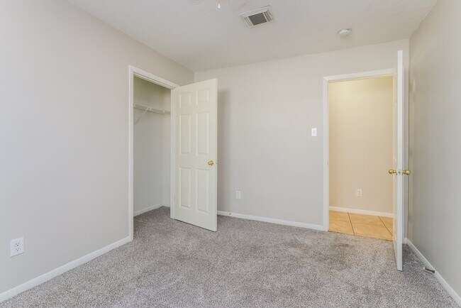 Building Photo - 2623 Merganser Ct