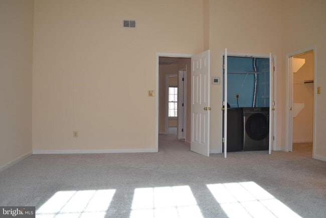 Building Photo - 9443 Van Arsdale Dr