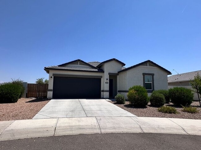 Building Photo - Large Backyard with this 4-bedroom, 2-bath...