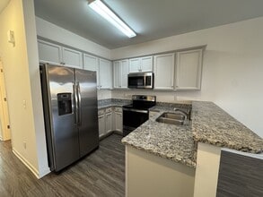 Building Photo - 65 Dresser Ln