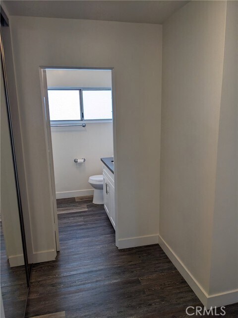 Building Photo - 11942 Darlington Ave