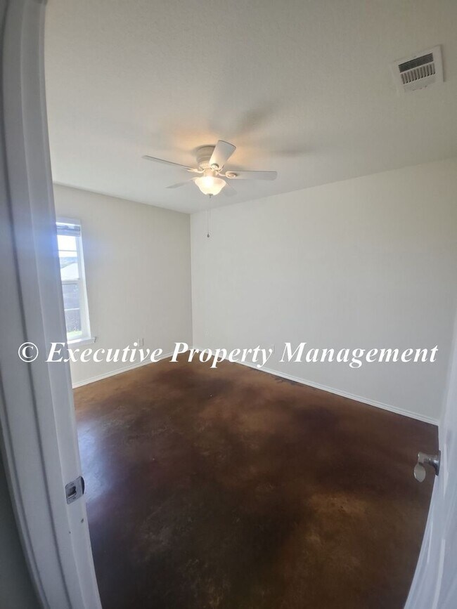 Building Photo - 2921 Starlight Dr