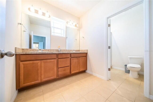 Building Photo - 980 Lakefront Village Dr