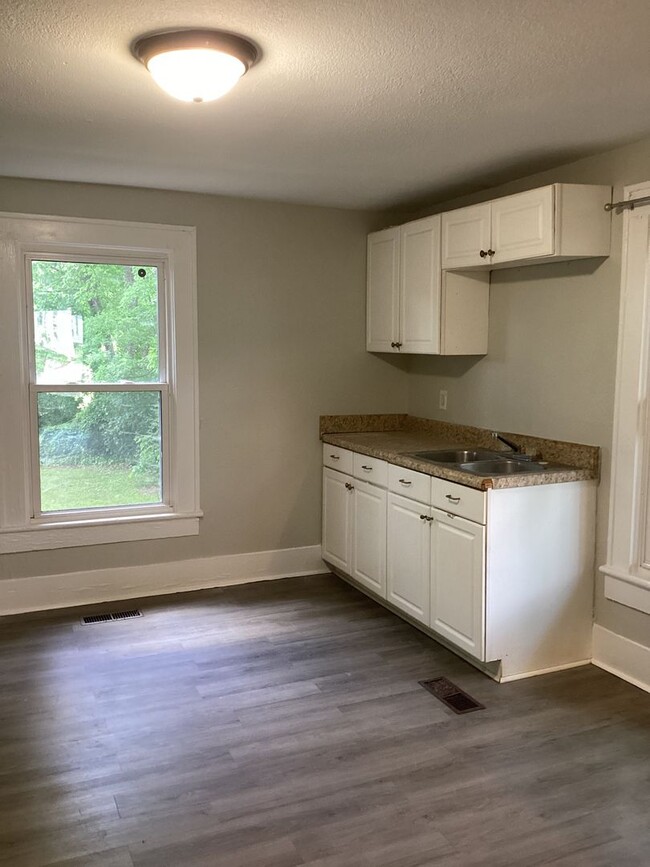Building Photo - Rossville 2-Bedroom House