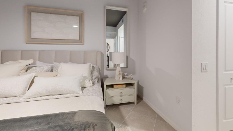 Building Photo - 15375 Grn Acrs Ave