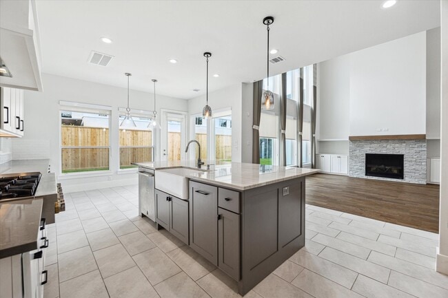 Building Photo - 626 Attingham Dr