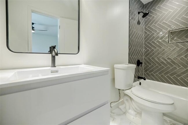 Building Photo - 3154 N Druid Hills Rd