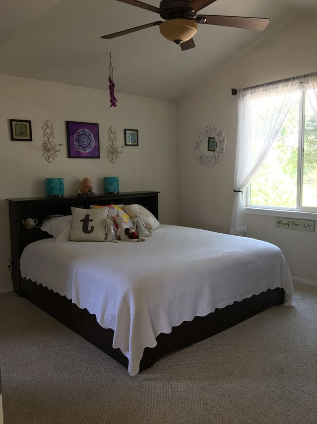 Building Photo - Adorable 2 bed/2 bath home in Southwest Lo...