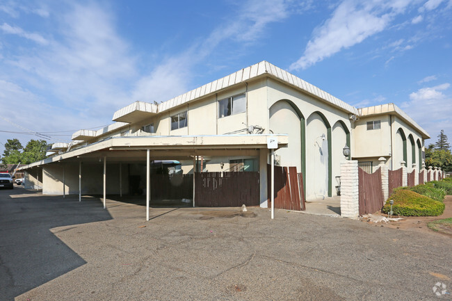 Building Photo - Maison De Ville Apartments