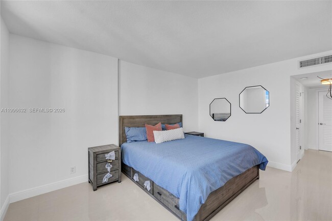 Building Photo - 2501 S Ocean Dr