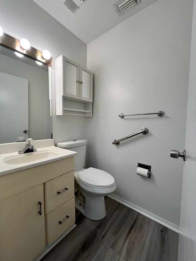 Building Photo - Indian Harbor Beach Townhome