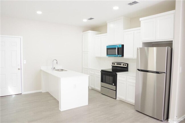 Building Photo - 1301 Country Club Drive