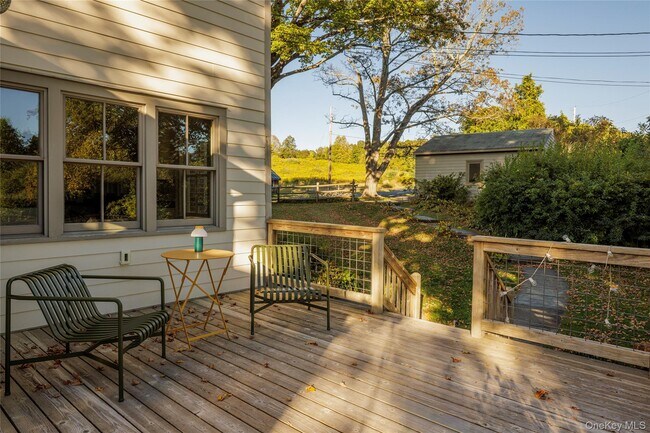 Building Photo - 108 Wey Rd