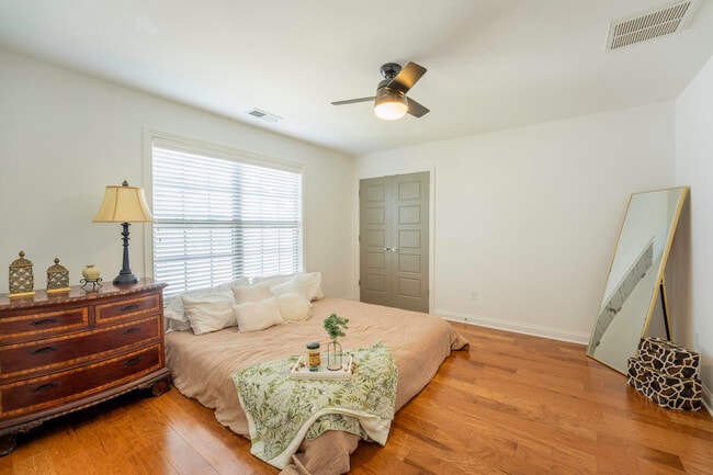 Building Photo - 1041 Haddrell Point