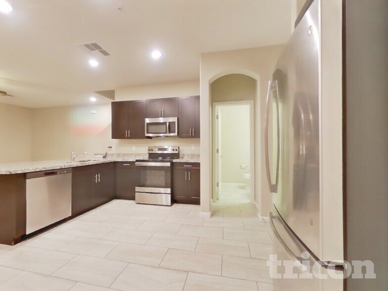 Building Photo - 12590 W Mazatzal Dr